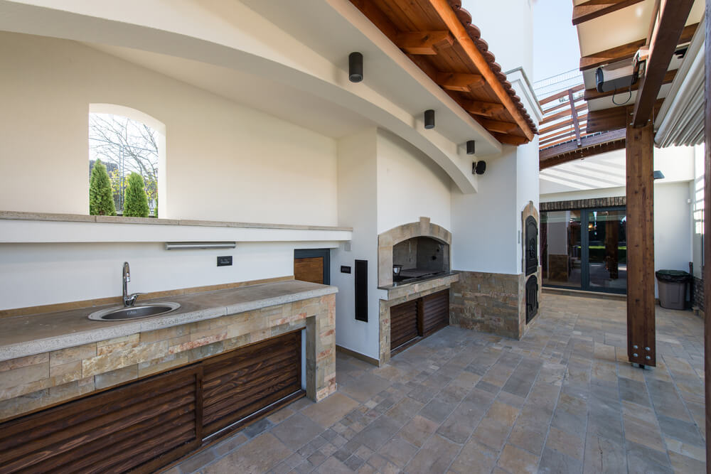 Outdoor Kitchen